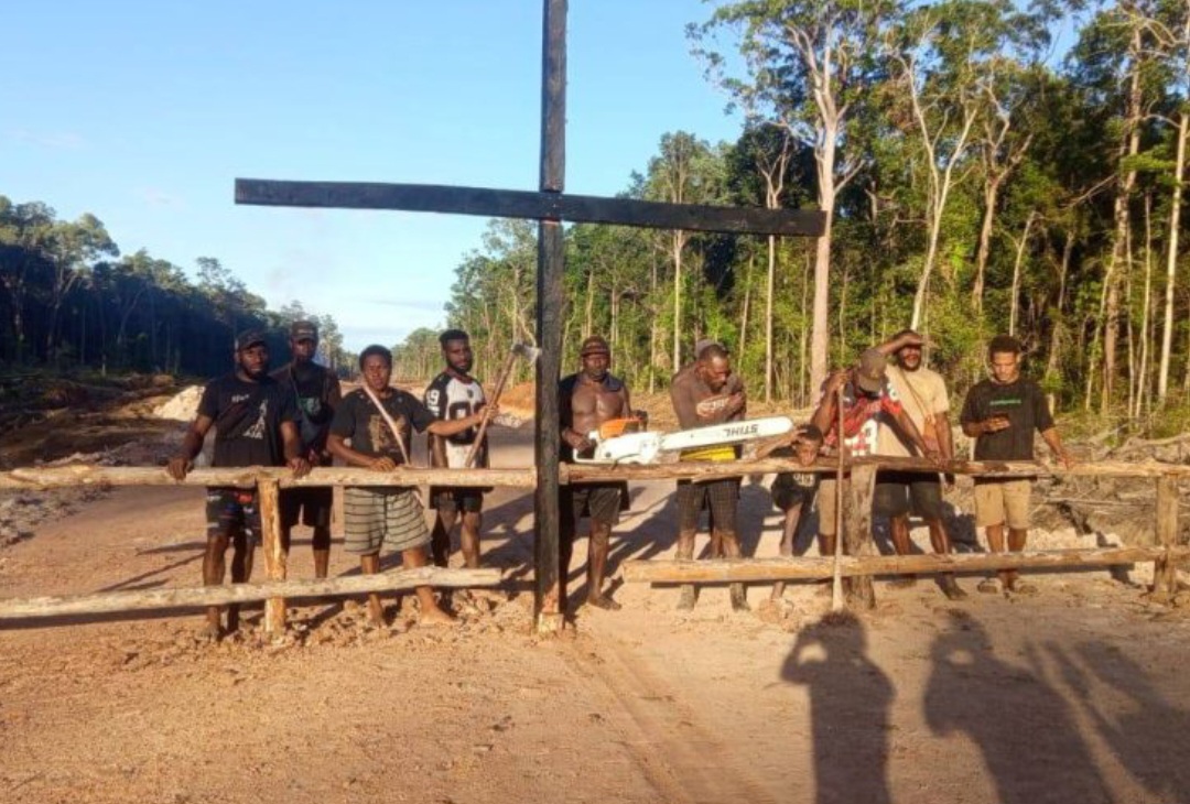 Hentikan Pelibatan Militer dalam konflik Tanah Adat Marga Kamuyend dan Hormati Palang Salib serta Perintah Majelis Hakim PTUN Jayapura