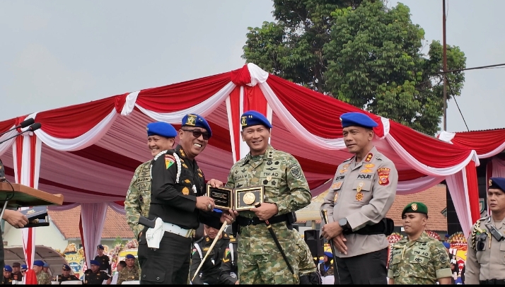 Mayjen TNI Kosasih Resmi Menjadi Warga Kehormatan Polisi Militer Angkatan Darat