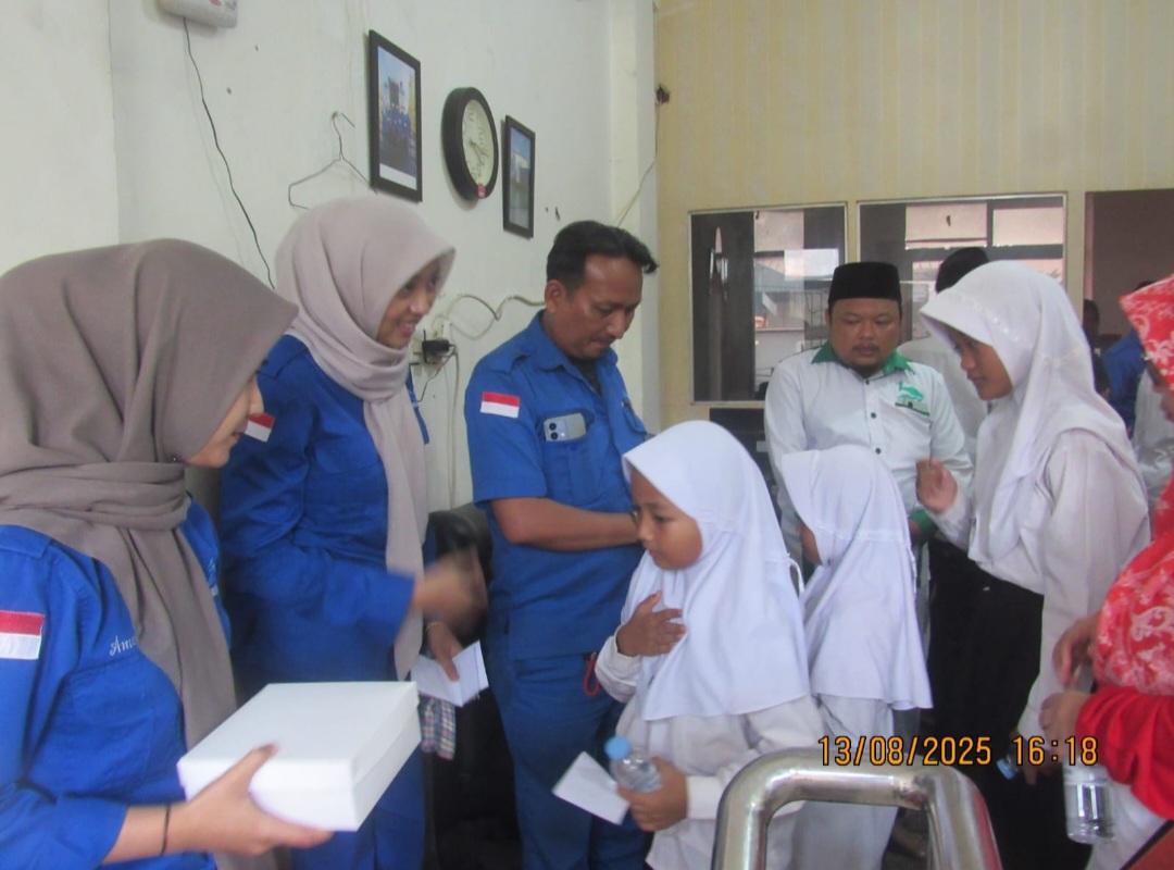 PT Alhadi Lampung Berjaya Rayakan Anniversary ke-1 dengan Santunan Anak Yatim di Merak