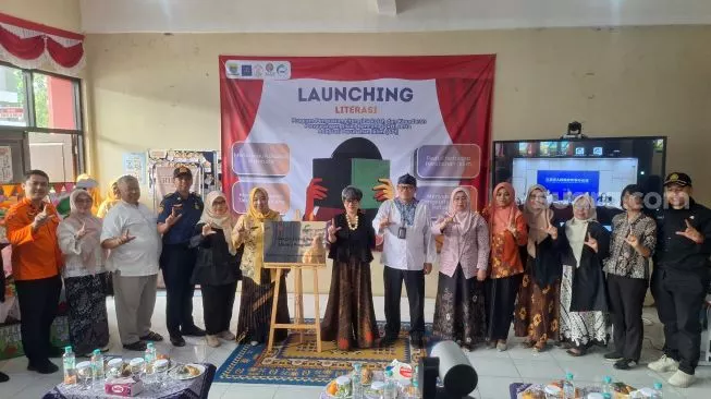 Dari Pojok Baca hingga Siaga Bencana: 4 Sekolah di Bandung Dapat Suntikan Literasi